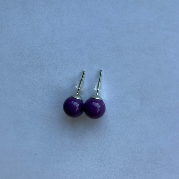 Elegant Purple Stud Earrings NWOT - Picture 3 of 5